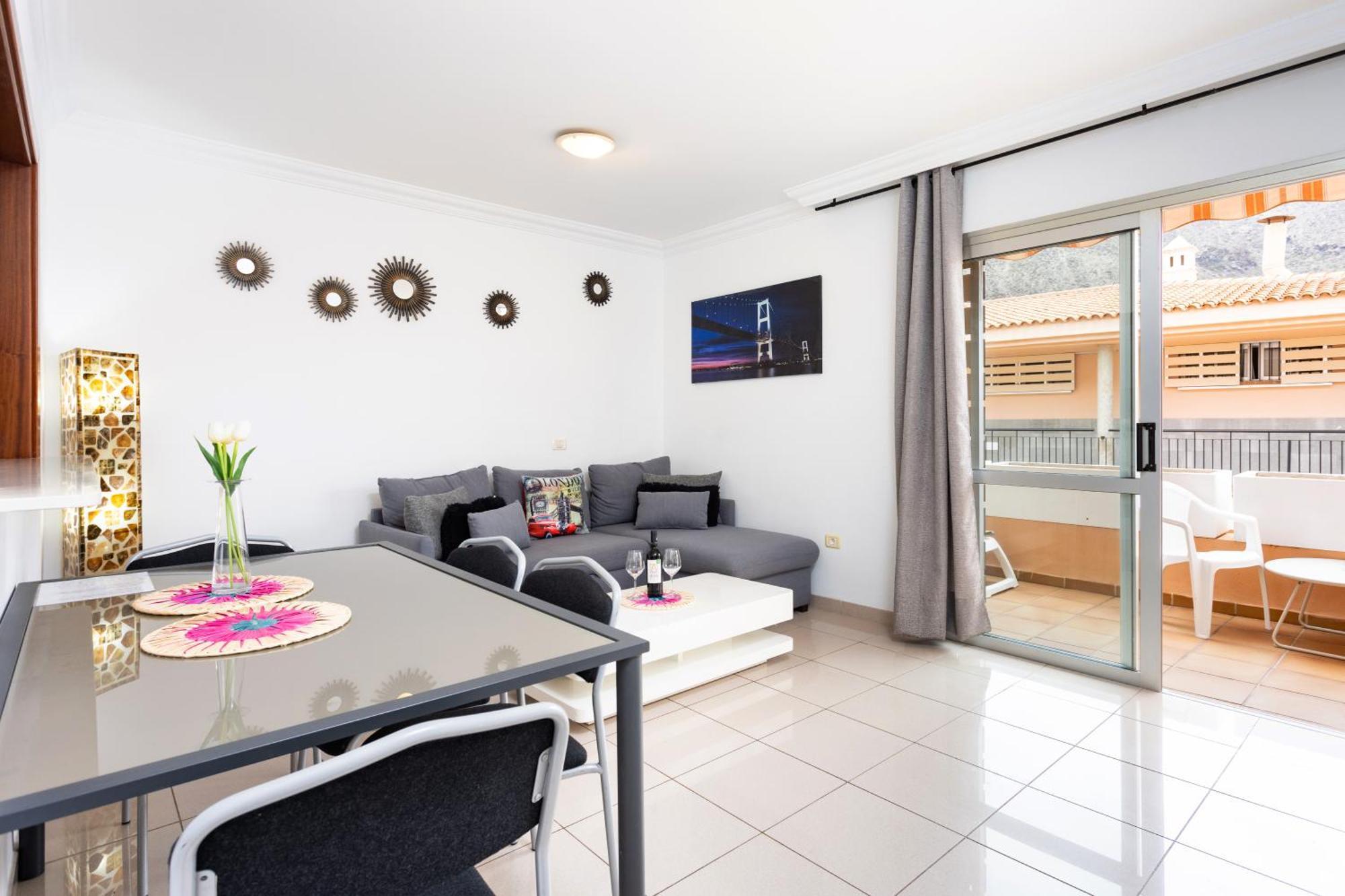 Apartment Home2book Cristianos, Pool & Los Cristianos (Tenerife)